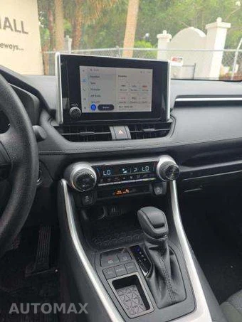 2025 Toyota RAV4 XLE - miniatura 11