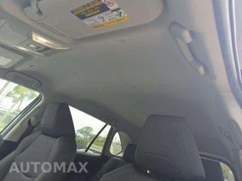 2025 Toyota RAV4 XLE - miniatura 12