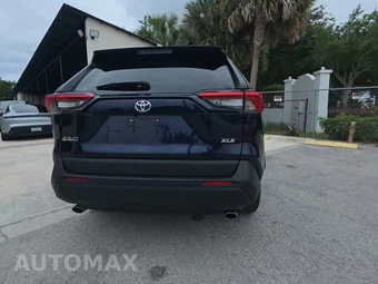 2025 Toyota RAV4 XLE - miniatura 4
