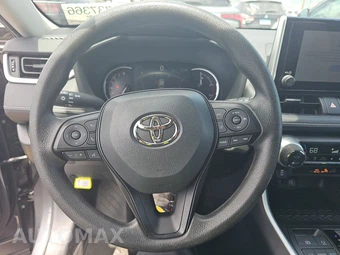 2025 Toyota RAV4 XLE – miniatura 10
