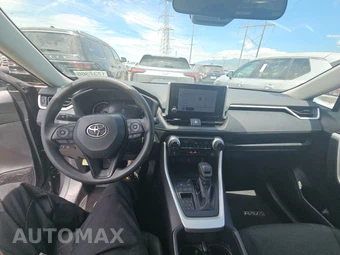 2025 Toyota RAV4 XLE – miniatura 11