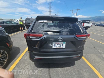 2025 Toyota RAV4 XLE – miniatura 5