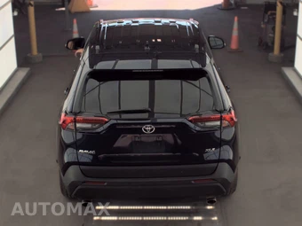 2025 Toyota RAV4 XLE - miniatura 5