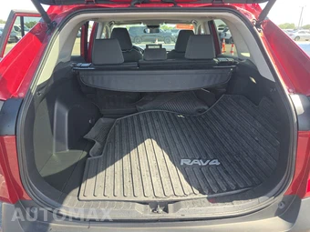 2025 Toyota RAV4 XLE - miniatura 16
