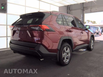 2025 Toyota RAV4 XLE - miniatura 4