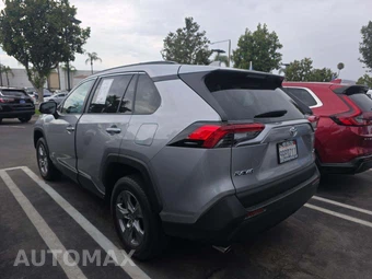 2025 Toyota RAV4 XLE - miniatura 2