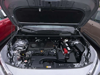 2025 Toyota RAV4 XLE - miniatura 23