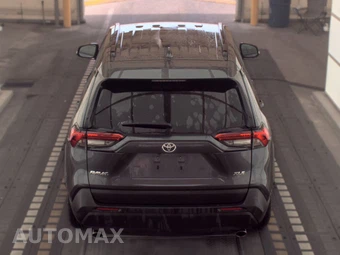 2025 Toyota RAV4 XLE - miniatura 5