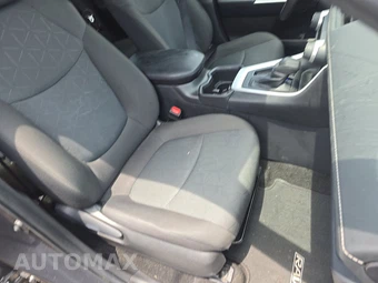 2025 Toyota RAV4 XLE - miniatura 8