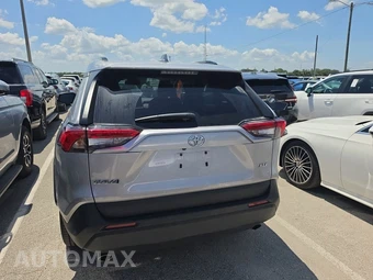 2025 Toyota RAV4 XLE - miniatura 5