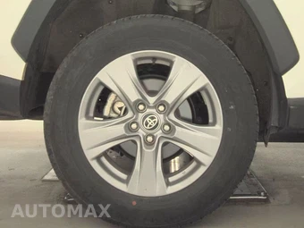 2025 Toyota RAV4 XLE – miniatura 11