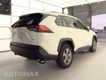 2025 Toyota RAV4 XLE – miniatura 5