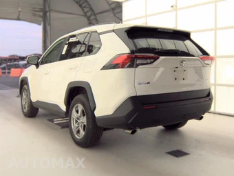2025 Toyota RAV4 XLE – miniatura 8