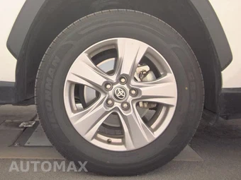 2025 Toyota RAV4 XLE – miniatura 10
