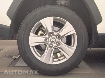 2025 Toyota RAV4 XLE – miniatura 11