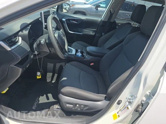 2025 Toyota RAV4 XLE – miniatura 13