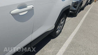 2025 Toyota RAV4 XLE – miniatura 26