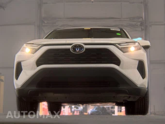 2025 Toyota RAV4 XLE – miniatura 3