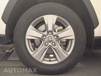 2025 Toyota RAV4 XLE - miniatura 10