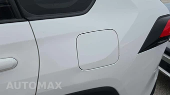 2025 Toyota RAV4 XLE - miniatura 30