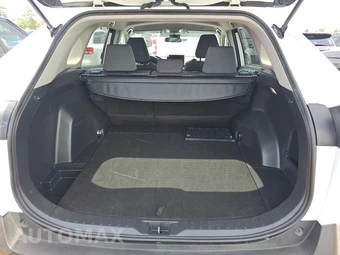 2025 Toyota RAV4 XLE – miniatura 16