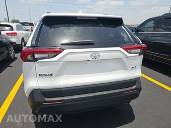 2025 Toyota RAV4 XLE – miniatura 5