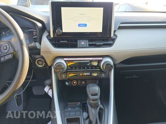2025 Toyota RAV4 XLE – miniatura 11