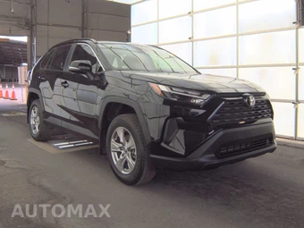 2025 Toyota RAV4 XLE – miniatura 3