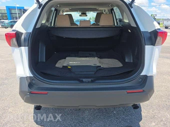 2025 Toyota RAV4 XLE - miniatura 11