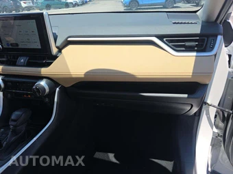 2025 Toyota RAV4 XLE - miniatura 16