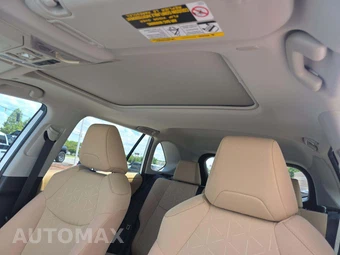 2025 Toyota RAV4 XLE - miniatura 8