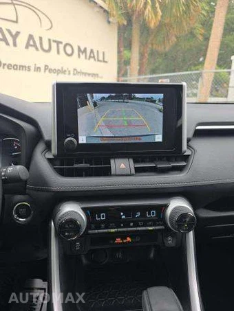 2025 Toyota RAV4 XLE - miniatura 25