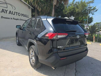 2025 Toyota RAV4 XLE - miniatura 2