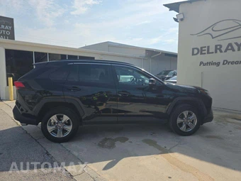 2025 Toyota RAV4 XLE - miniatura 4