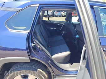 2025 Toyota RAV4 XLE - miniatura 13