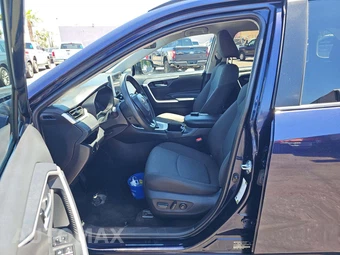2025 Toyota RAV4 XLE - miniatura 3