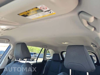2025 Toyota RAV4 XLE - miniatura 8