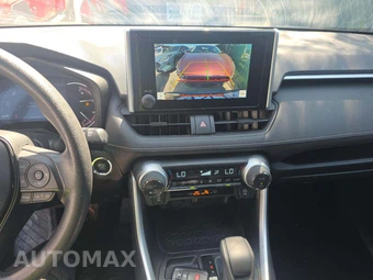 2025 Toyota RAV4 XLE - miniatura 10