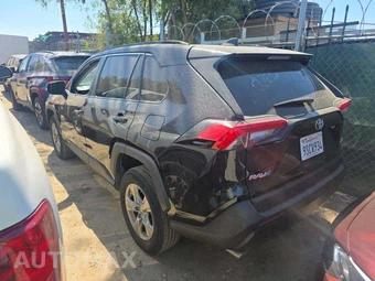 2025 Toyota RAV4 XLE - miniatura 2