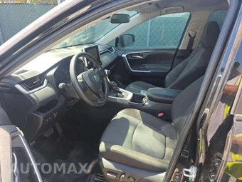 2025 Toyota RAV4 XLE - miniatura 6