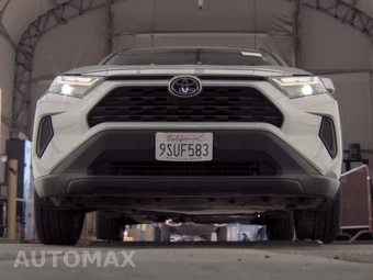 2025 Toyota RAV4 XLE - miniatura 3