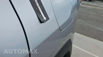 2025 Toyota RAV4 XLE - miniatura 30