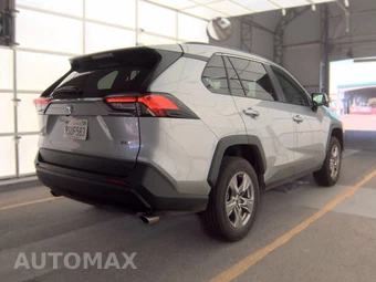 2025 Toyota RAV4 XLE - miniatura 5