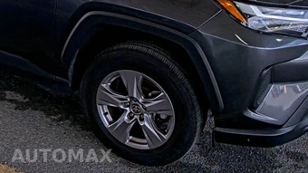 2025 Toyota RAV4 XLE - miniatura 8