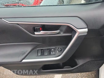 2025 Toyota RAV4 XLE - miniatura 15