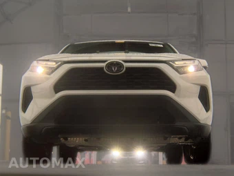 2025 Toyota RAV4 XLE - miniatura 3