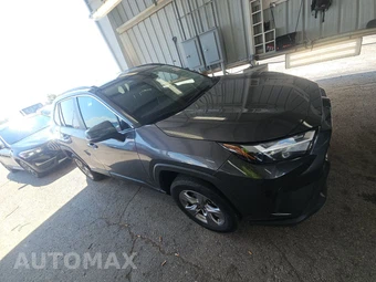2025 Toyota RAV4 XLE – miniatura 3