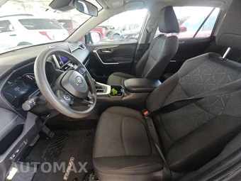 2025 Toyota RAV4 XLE – miniatura 7