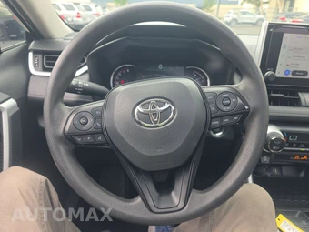 2025 Toyota RAV4 XLE - miniatura 10