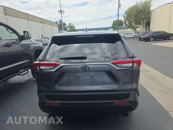 2025 Toyota RAV4 XLE - miniatura 5